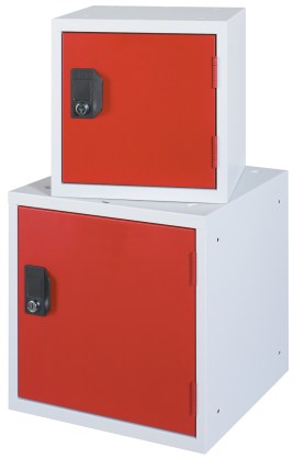 Grijze cube locker met rode deur.